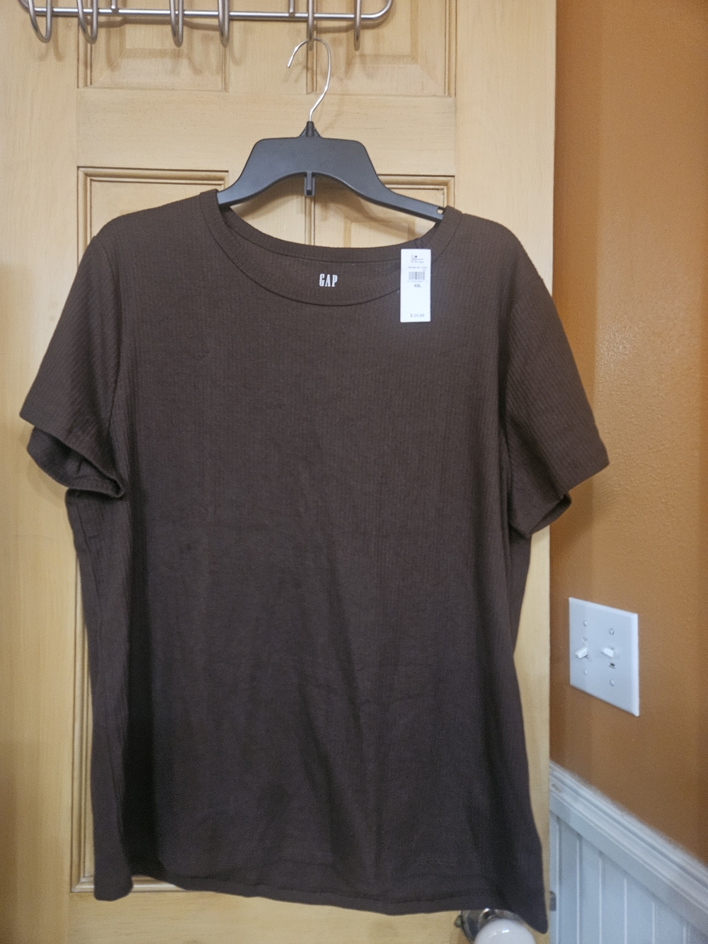 GAP Women's Short Sleeve Ribbed Crewneck T-Shirt in Brown